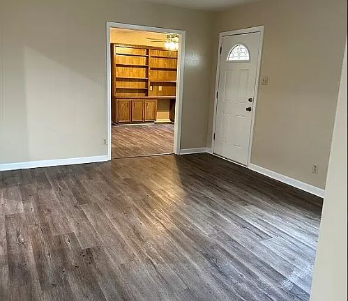 3rd image of 2304 Davis Ave