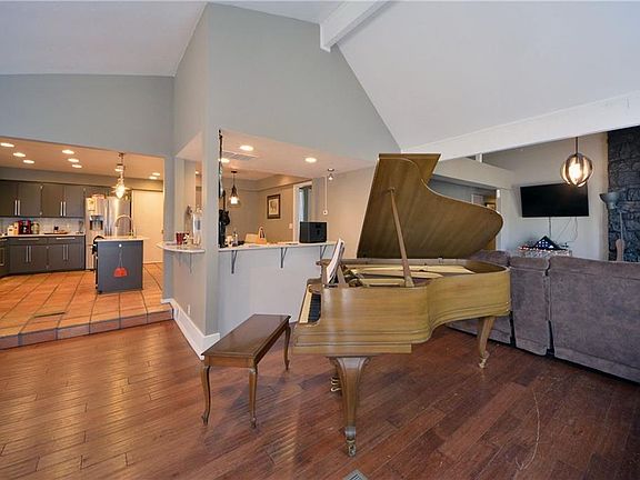 5th image of 12701 Saint Andrews Dr