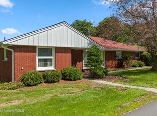 18 Veterans Dr, New Milford, PA 18834