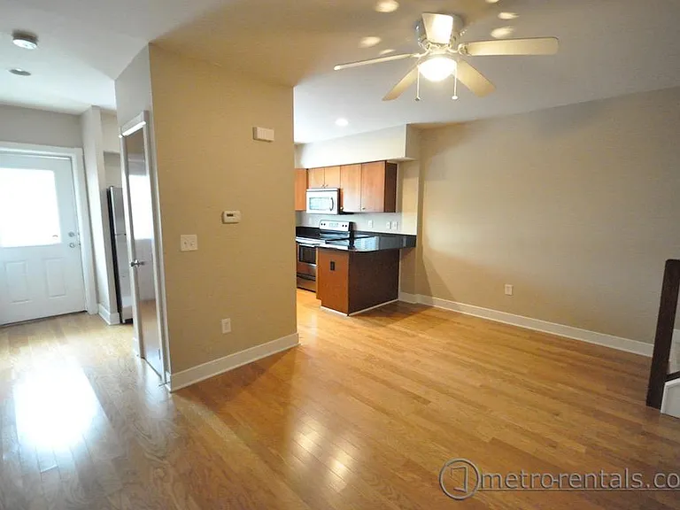 1112 Perry St #C — Photo 1