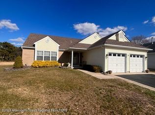 14 Stroud Ct, Toms River, NJ