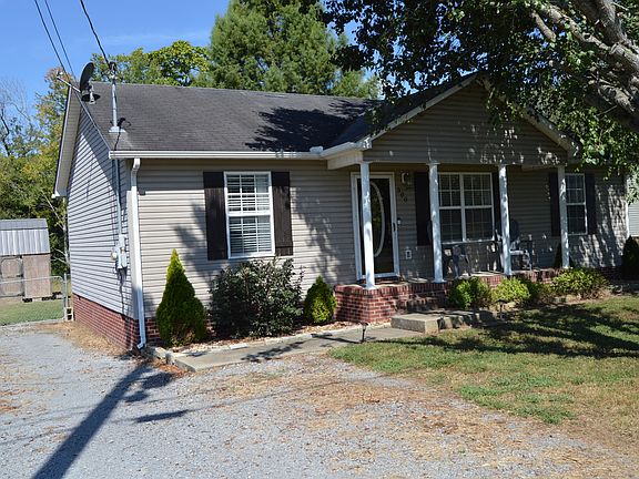 2nd image of 300 Canova Dr