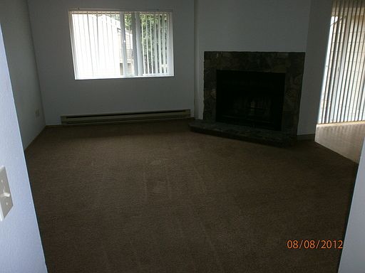 2nd image of 17960 NE Oregon St