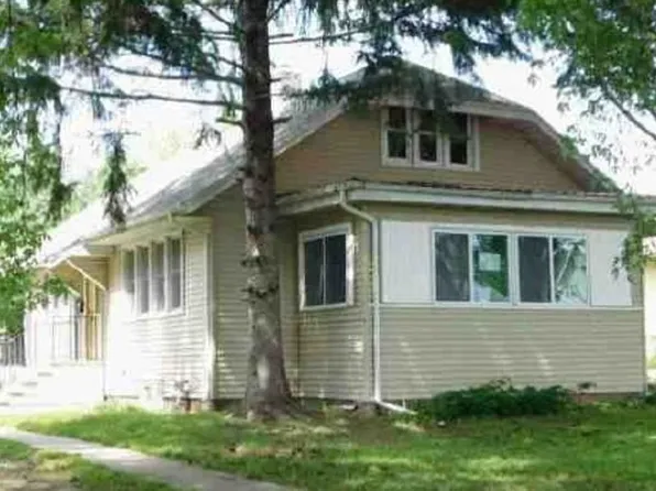 440 Home Park Blvd, Waterloo, IA 50701
