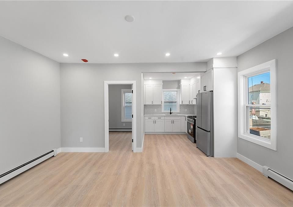 1st image of 735 Broadway