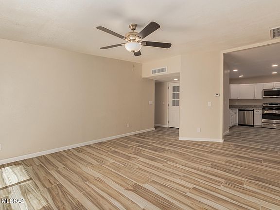 4th image of 7055 N Camino De La Tierra