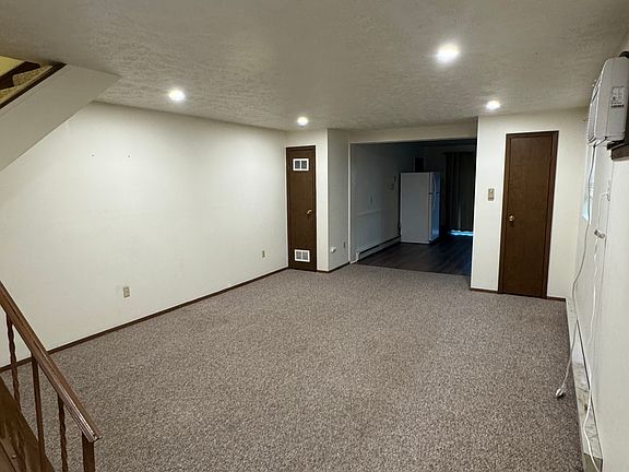 2nd image of 936-938 N Highland Ave SE