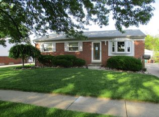 9463 Barry Dr, Romulus, MI 48174