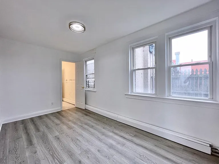389 Monmouth St #3 — Photo 18