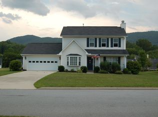 125 Rolling Meadow Rd, Fletcher, NC 28732