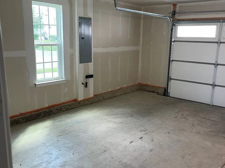 331 S Parkway Dr — Photo 15