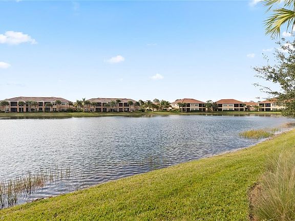 4th image of 10230 Glastonbury Cir #102