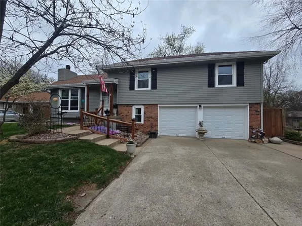 205 SW Richwood Ln, Blue Springs, MO 64014