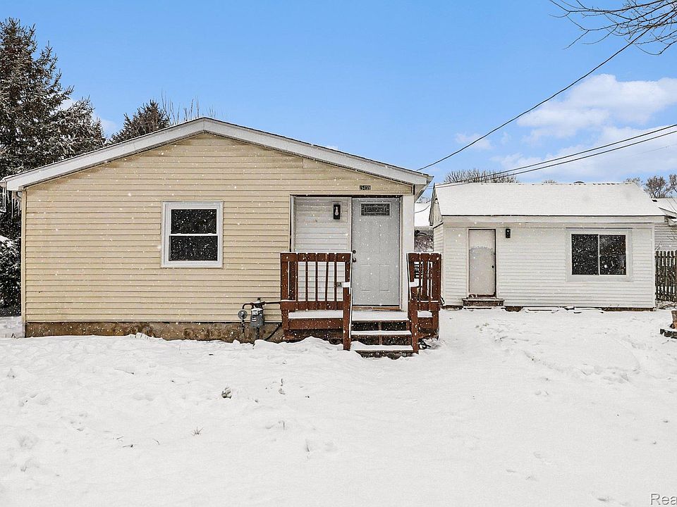 1st image of 15439 Edgeworth St
