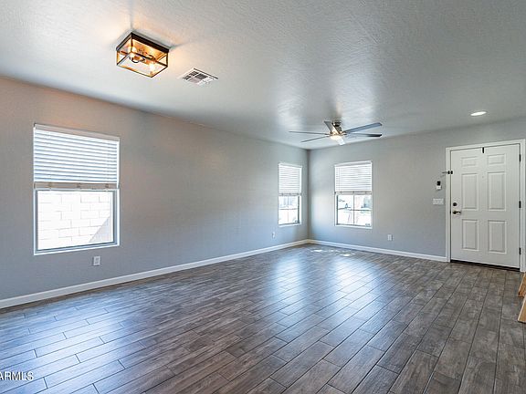 5th image of 1130 E Harold Dr