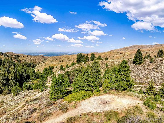 2nd image of Shaw Mountain Rd