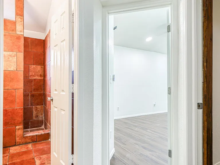 5733 Saplinas Rd — Photo 31
