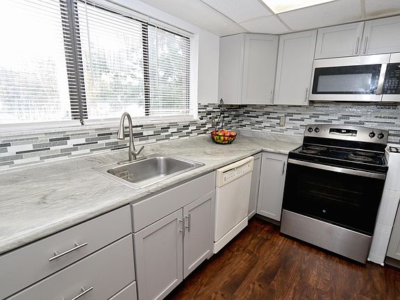 5th image of 1373 S Waggoner Rd #6