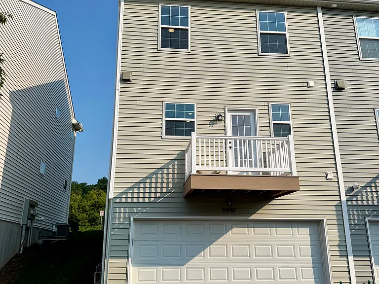 2481 Artesian Way — Photo 2