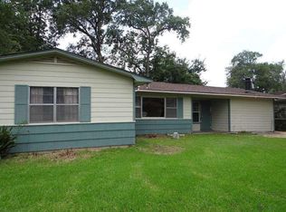 220 Hampton Ln, Beaumont, TX 77707