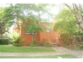 42 Lincoln Park photo 1