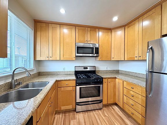 4th image of 1233 N Harper Ave APT 7