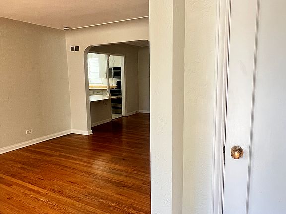 3rd image of 1685 S Elizabeth St
