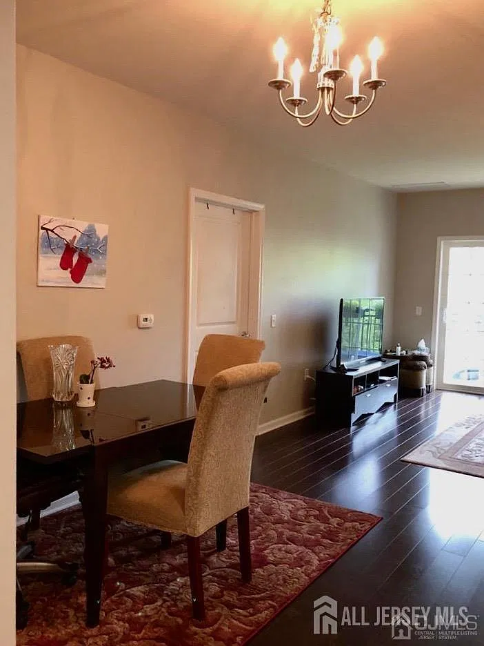 2 bed, 2.0 bath, 1075 sqft, $2,500 — Photo 4