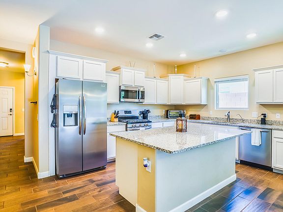 3rd image of 301 W William Carey St