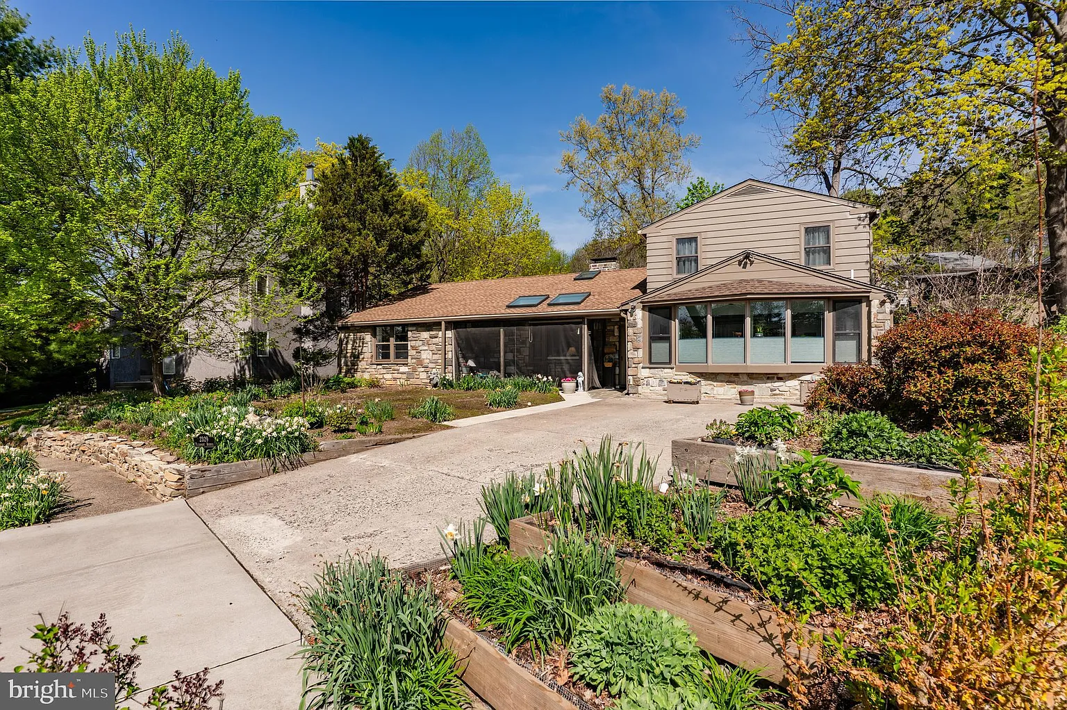 2329 Pleasant Ave photo 1
