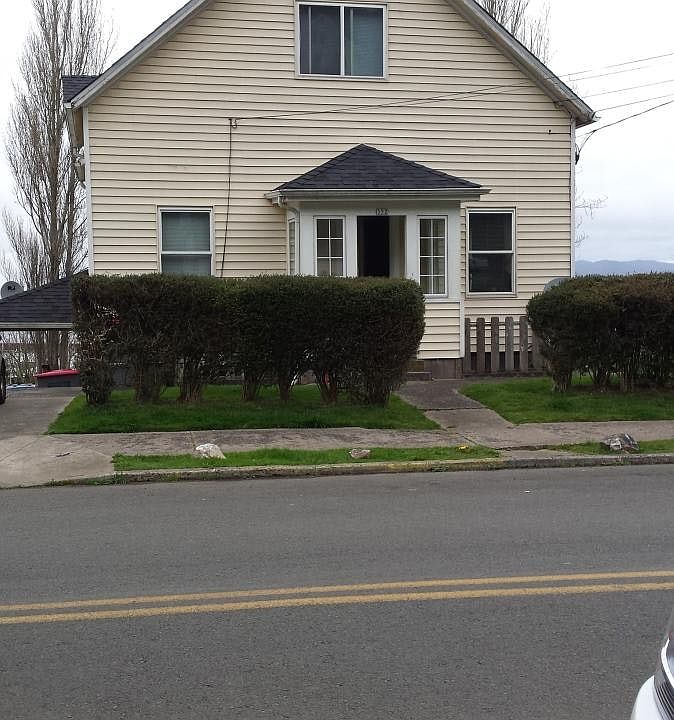 Apt is around the side.. Can't see in pic