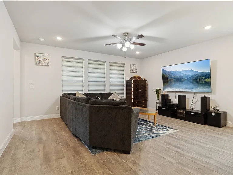3640 Lillian Ct — Photo 7