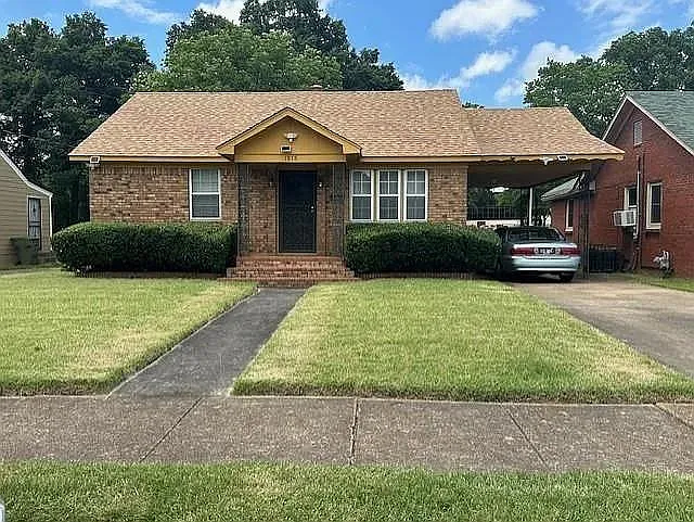 1878 Hubert Ave — Photo 1