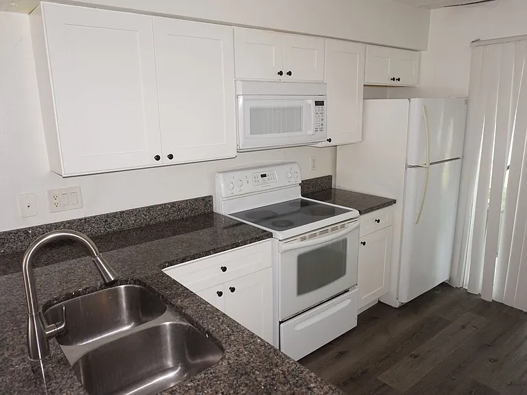1905 Caralee Blvd #2 — Photo 3