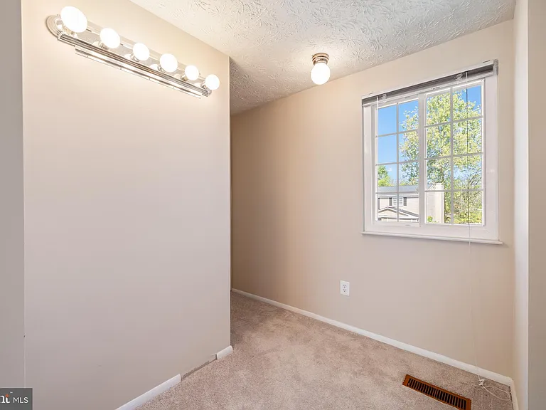 1103 Burwick Dr — Photo 29