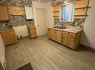 335 E Ridgeway Ave, Flint, MI 48505