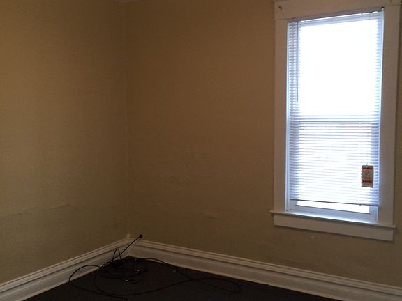 5th image of 220 Midland Ave #2