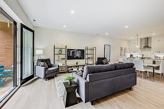 1st image of 4010 N Lincoln Ave #11054646