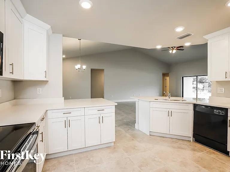 3712 Kittyhawk Dr — Photo 5