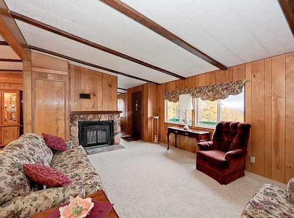 4th image of 1049 Daisy Dr