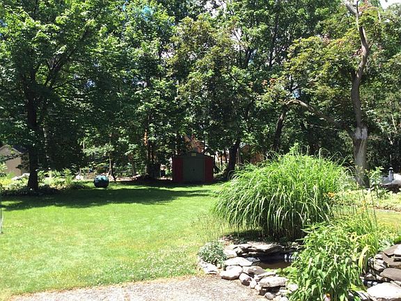 4th image of 261 Oakland Dr