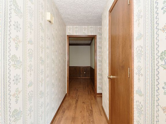4th image of 915 Haymount Dr