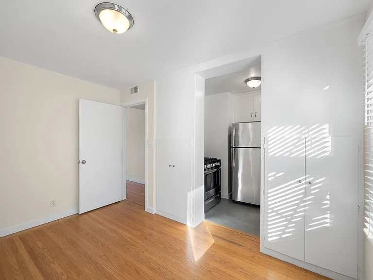 425 Euclid Ave #1077R — Photo 9