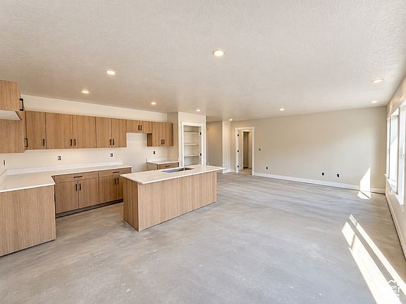 2nd image of 1058 N Summit View Dr W