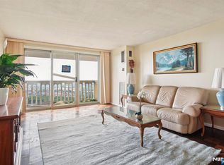 555 North Ave APT 25K, Fort Lee, NJ 07024