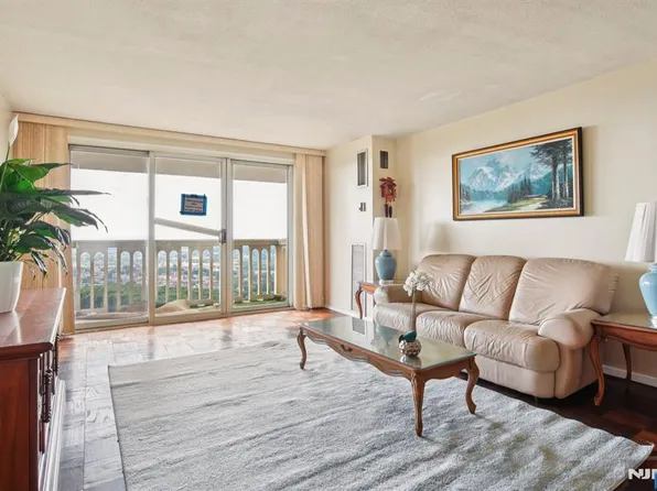 555 North Ave APT 25K, Fort Lee, NJ 07024