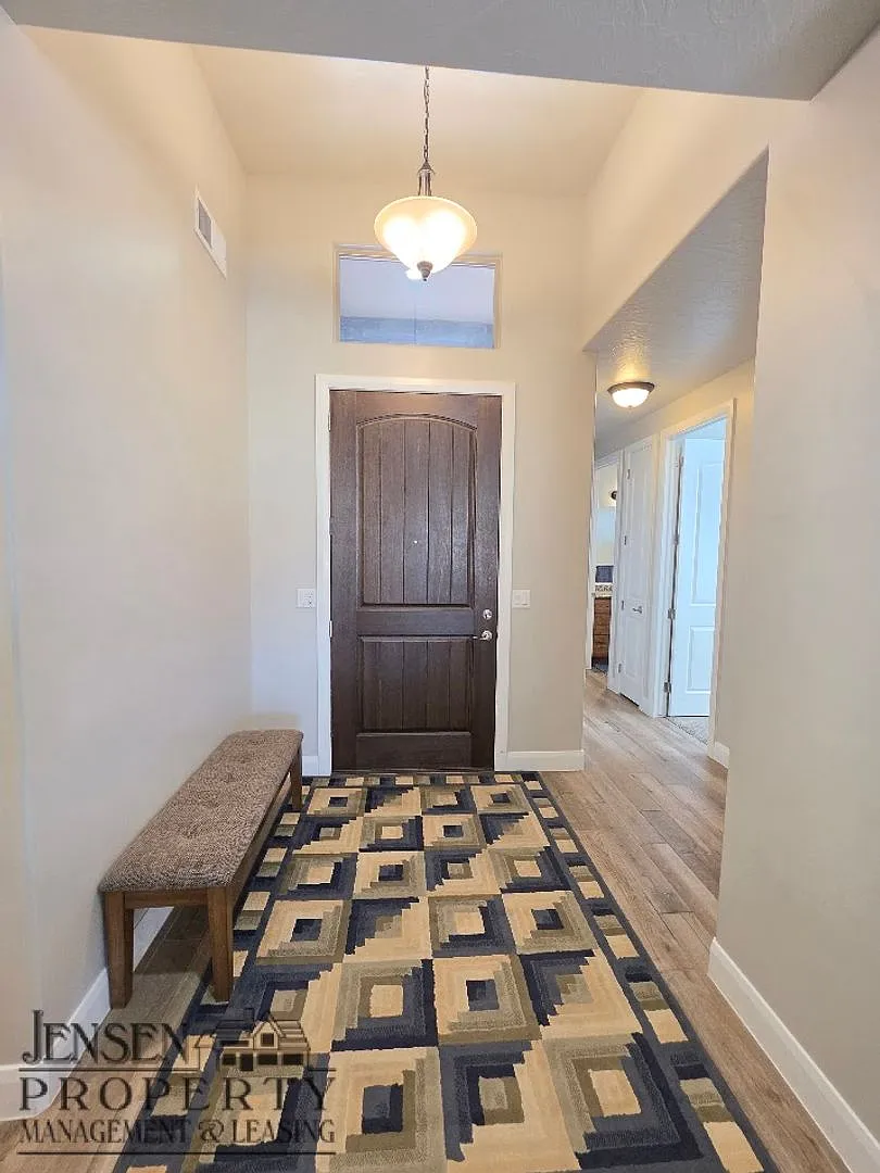 Beautiful Furnished 4 Bedroom home in Brio — Photo 4