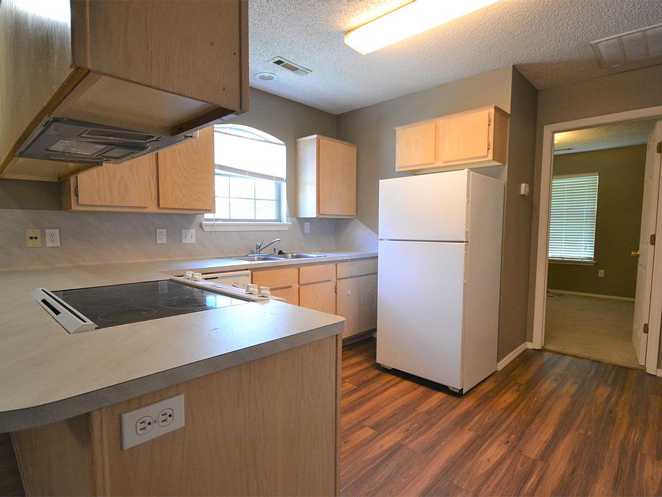 1st image of 1621 N Leverett Ave APT 08
