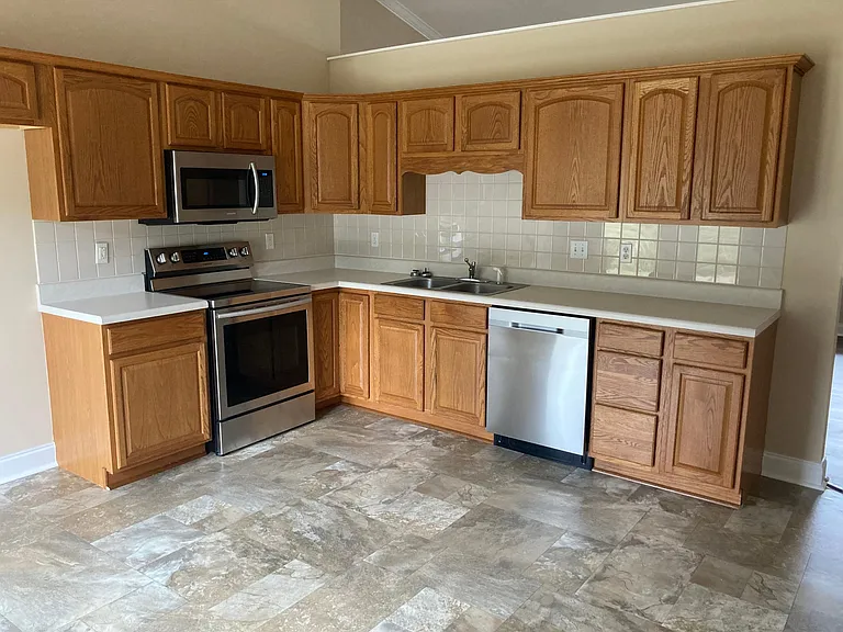 948 Mossy Grove Ln — Photo 5