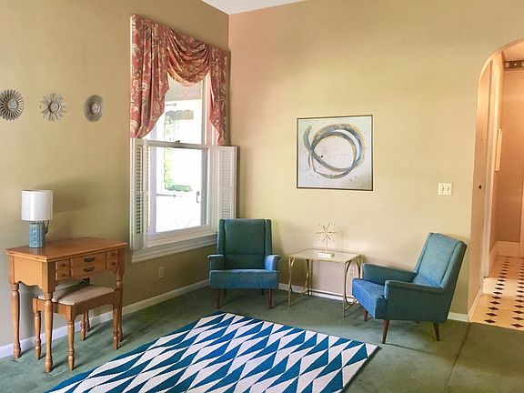 5th image of 306 Washington St APT 1